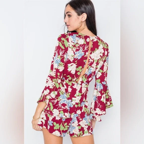 Milk & Honey Wine Floral Plunging Tie-Front Bell Sleeve Romper Size Small - Picture 3 of 16